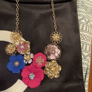Stunning gold plated floral necklace